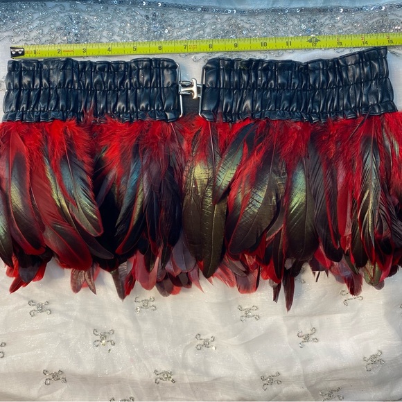 Charming Red/Black Rooster Feathers Mini Skirt with Black Belt Small-Medium - Picture 5 of 7